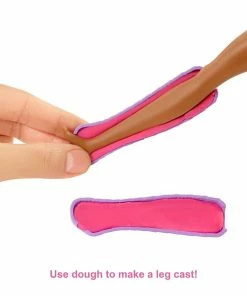 BARBIE CAREERS FAST CAST CLINIC PLAYSET 11 BARBIE CAREERS FAST CAST CLINIC PLAYSET -CRAYOLA Shop GTN61 05