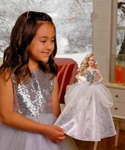 BARBIE 2021 HOLIDAY BARBIE DOLL 8 BARBIE 2021 HOLIDAY BARBIE DOLL -CRAYOLA Shop HolidayBarbie4