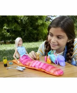 BARBIE IT TAKES TWO MALIBU CAMPING PLAYSET -CRAYOLA Shop Image3 sjebu3